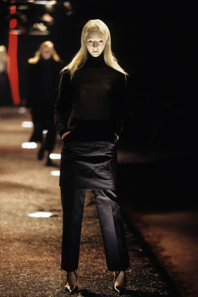 Look 25